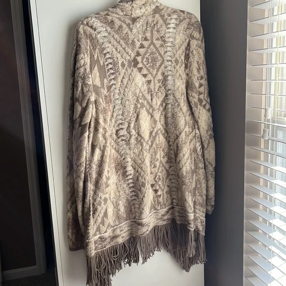 NEW WITH TAGS!! Lucky Brand fringe sweater. Size Large - Picture 7 of 7